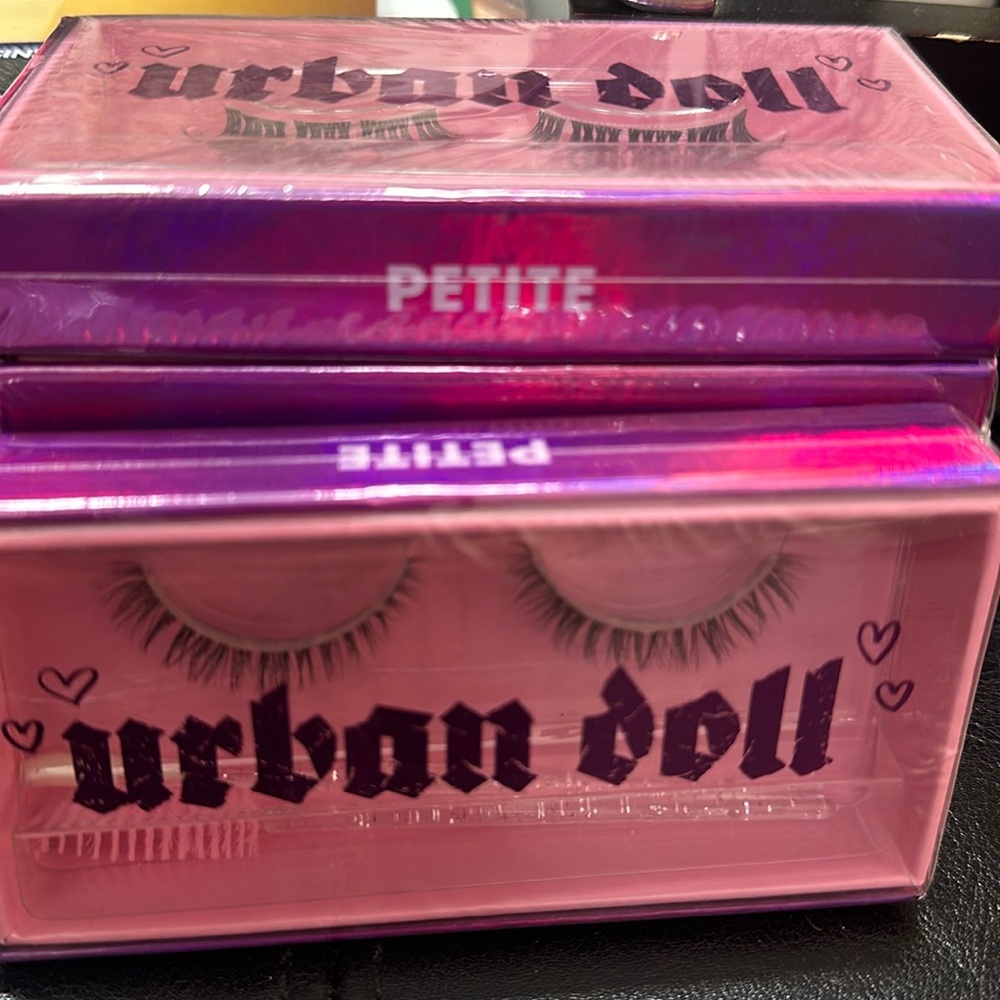 Petite - Urban Doll style segmented lashes NEW and sealed